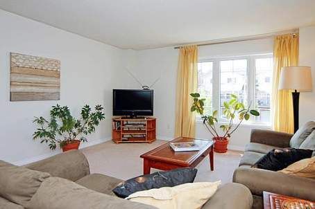 38 Rumi Cres, Toronto, M4A2X6 | Image 2