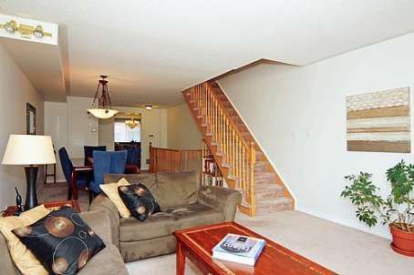 38 Rumi Cres, Toronto, M4A2X6 | Image 3