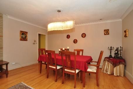 101 Forest Heights Blvd, Toronto, M2L2K7 | Image 3