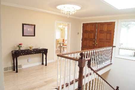 5 Warlock Cres, Toronto, M2K2H8 | Image 2