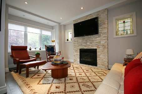 539 Crawford St, Toronto, M6G3J9 | Image 2