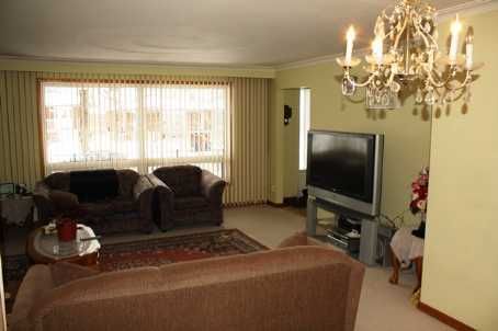 10 Clipper Rd, Toronto, M2J4C9 | Image 2