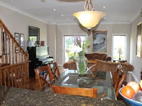 254 David Dunlap Circ, Toronto, M3C4C1 | Image 3