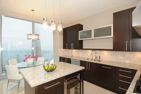 3905 - 183 Wellington St W, Toronto, M5V0A1 | Image 3