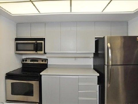 2002 - 5 Concorde Pl, Toronto, M3C3M8 | Image 3