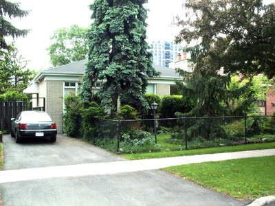 Detached House sold at 53 Bishop Avenue, Toronto, Ontario, M2M1Z4 - Newtonbrook East - MLS: C276867