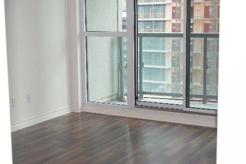 707 - 19 Grand Trunk Cres, Toronto, M5J 3A3 | Image 3