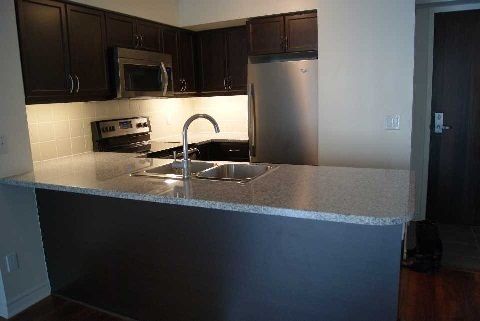 708 - 19 Grand Trunk Cres, Toronto, M5J 3A3 | Image 2