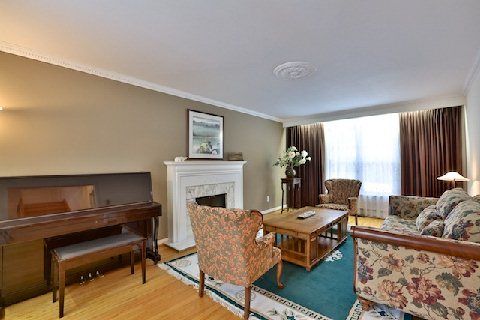 70 Mossgrove Tr, Toronto, M2L2W3 | Image 3