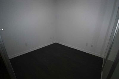 Unit 805 — 426 University Ave, Toronto - Bay Street Corridor image-0-2