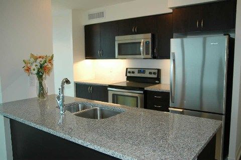 3811 - 19 Grand Trunk Cres, Toronto, M5J 3A3 | Image 2