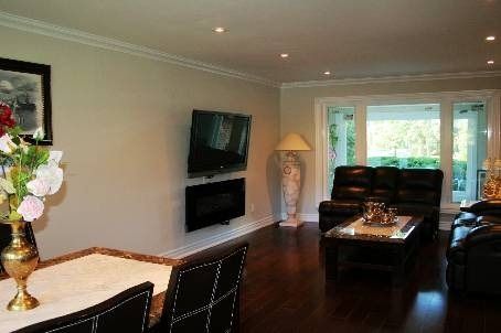 22 Denlow Blvd, Toronto, M3B1P4 | Image 3