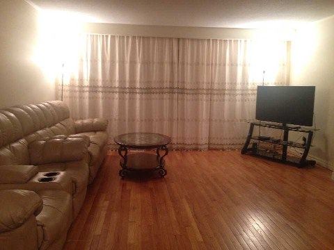 19 Clancy Dr, Toronto, M2J2V7 | Image 2