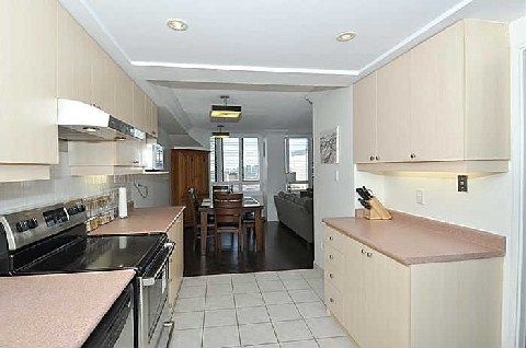 1405 - 280 Simcoe St, Toronto, M5T2Y5 | Image 3