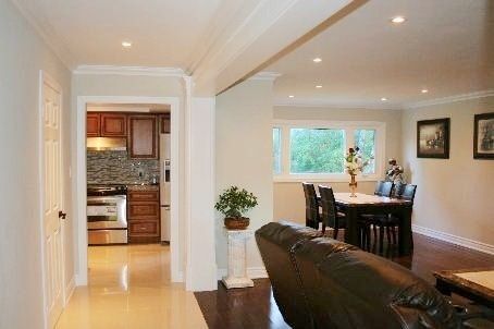 22 Denlow Blvd, Toronto, M3B1P4 | Image 3