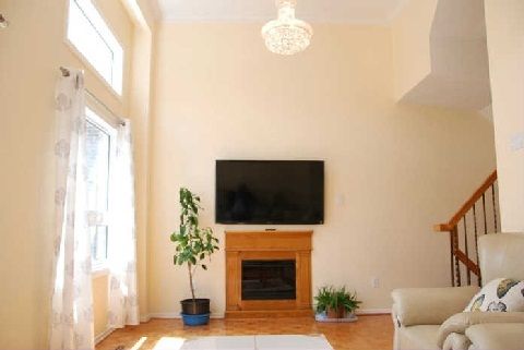 67 Carnival Crt, Toronto, M2R3T7 | Image 3