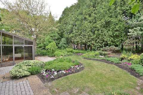 18 Suncrest Dr, Toronto, M3C2L2 | Image 3