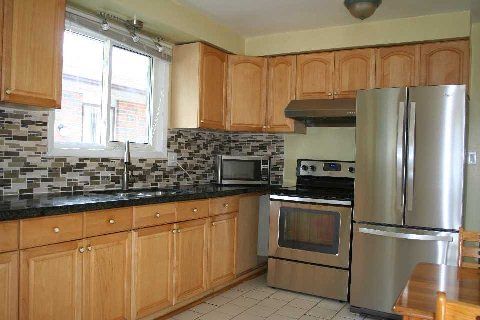 225 Pineway Blvd, Toronto, M2H1B5 | Image 2