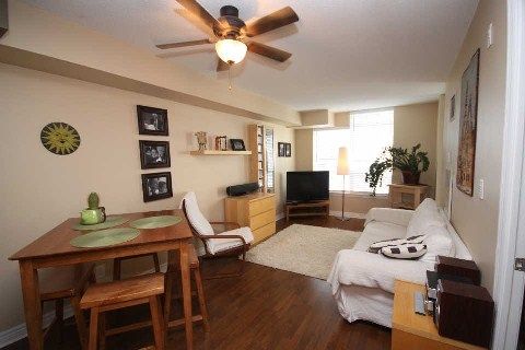 811 - 225 Wellesley St E, Toronto, M4X1X8 | Image 2