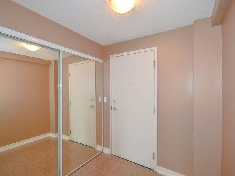 810 - 81 Navy Wharf Crt, Toronto, M5V3S2 | Image 3