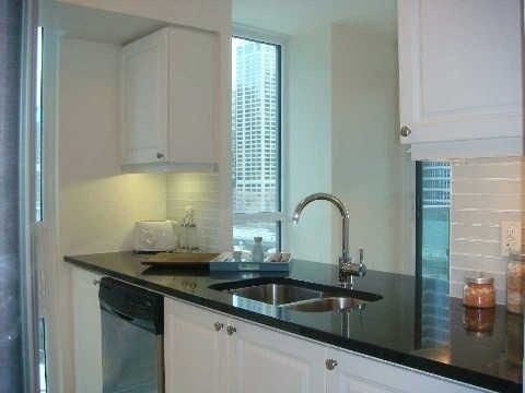 1706 - 19 Grand Trunk Cres, Toronto, M5J3A3 | Image 3