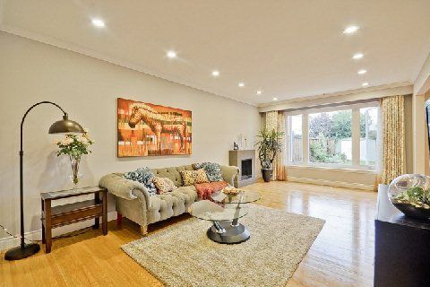 83 Painswick Cres, Toronto, M2J3M5 | Image 2