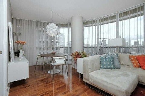 2907 - 25 Carlton St, Toronto, M5B1L4 | Image 3