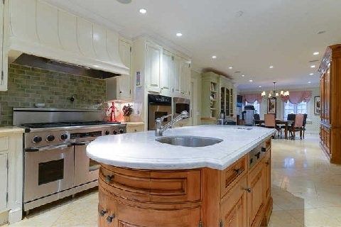 108 Sandringham Dr, Toronto, M3H1C9 | Image 2