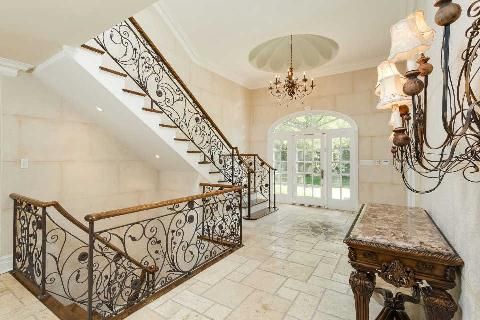 16 Brian Cliff Dr, Toronto, M3B 2G2 | Image 3