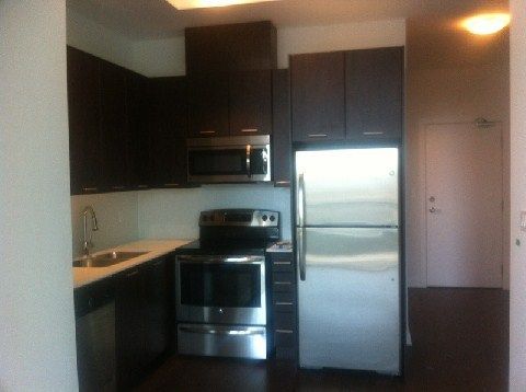 705 - 20 Bruyeres Mews, Toronto, M5V0G8 | Image 2