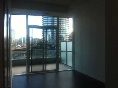 705 - 20 Bruyeres Mews, Toronto, M5V0G8 | Image 3