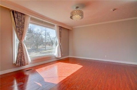 112 Kingslake Rd, Toronto, M2J 3E8 | Image 3