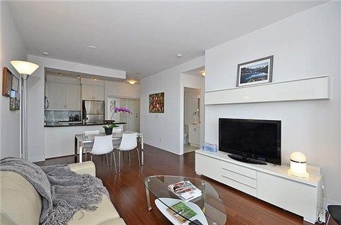 1607 - 500 St Clair Ave W, Toronto, M6C 1A8 | Image 2