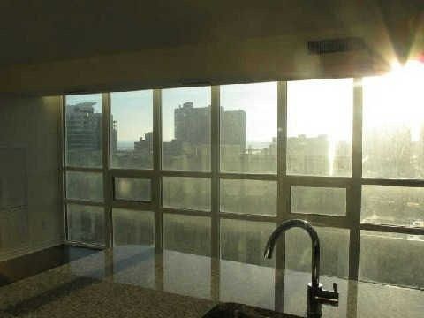 2202 - 19 Grand Trunk Cres, Toronto, M5J3A3 | Image 2