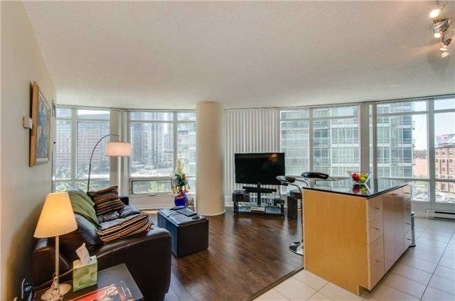 803 - 373 Front St W, Toronto, M5V3R7 | Image 2