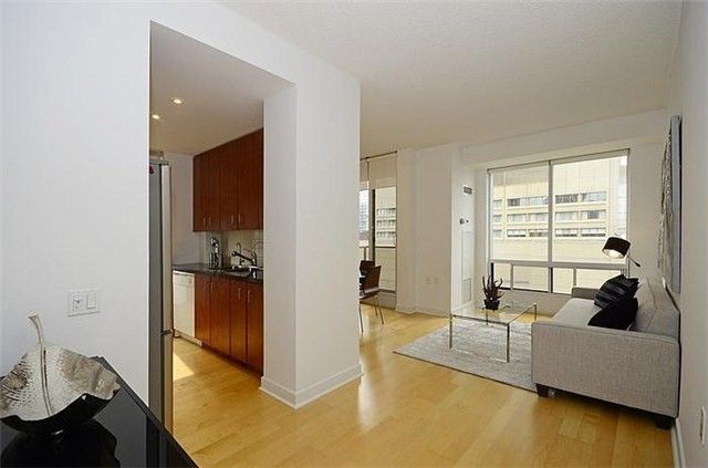 1202 - 85 Bloor St E, Toronto, M4W3Y1 | Image 2