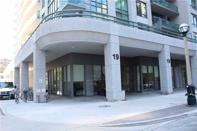 1706 - 19 Grand Trunk Cres, Toronto, M5J3A3 | Image 2