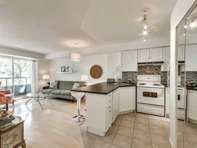 207 - 140 Bathurst St, Toronto, M5V3N8 | Image 2