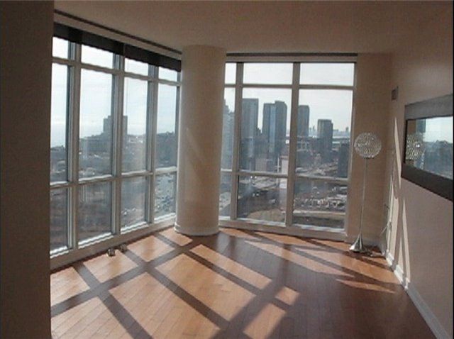 2615 - 11 Brunel Crt, Toronto, M5V3Y3 | Image 3