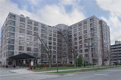 Condo sold at 902-2 Neptune Drive, Toronto, Ontario, M6A3E6 - Englemount-Lawrence - MLS: C3356825