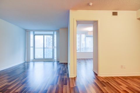 2205 - 19 Grand Trunk Cres, Toronto, M5J3A3 | Image 2