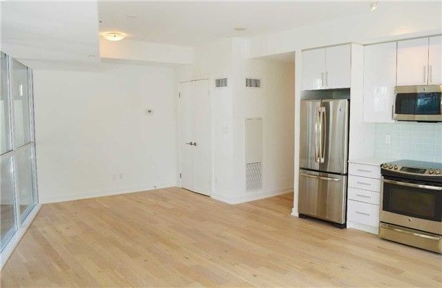 327 - 20 Bruyeres Mews, Toronto, M5V 0G8 | Image 2