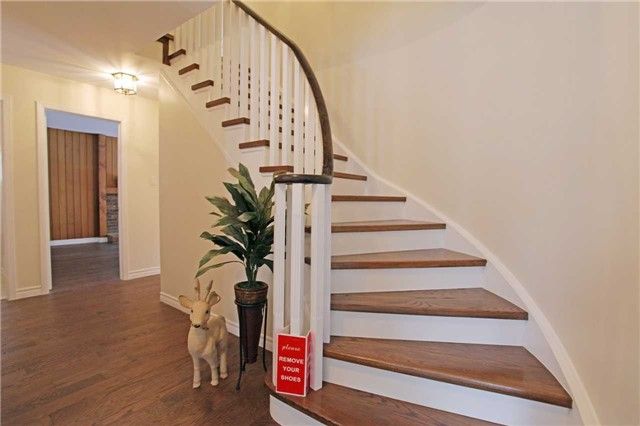 349 Banbury Rd, Toronto, M2L2V2 | Image 2