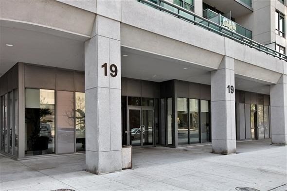 3108 - 19 Grand Trunk Cres, Toronto, M5J3A3 | Image 2
