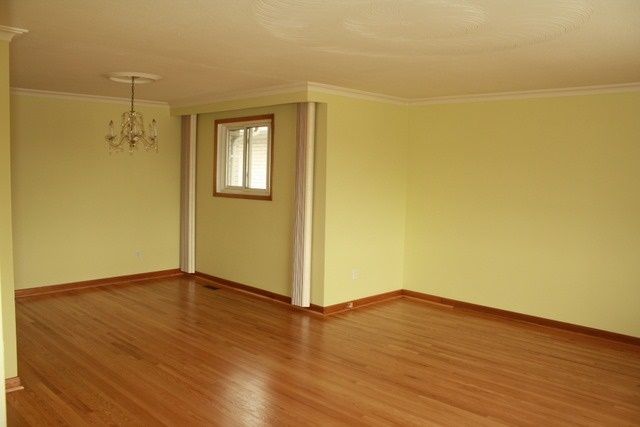 Main - 10 Clipper Rd, Toronto, M2J4C9 | Image 2