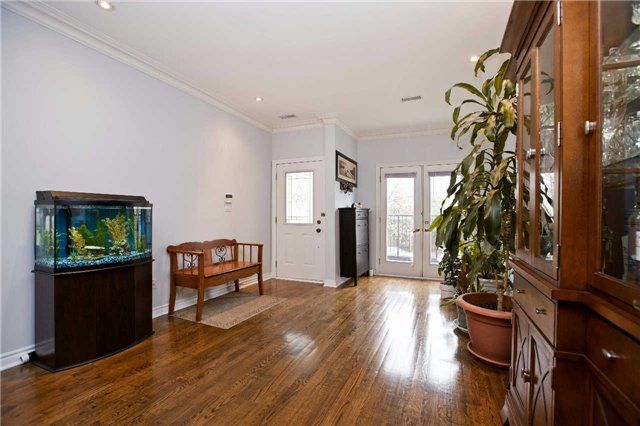 11 Humphrey Gate, Toronto, M3C4B8 | Image 3