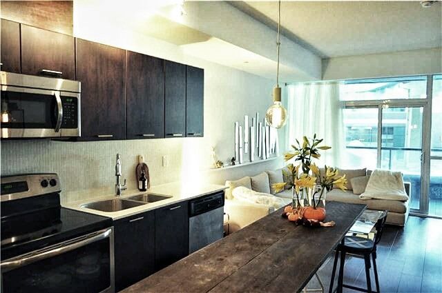 219 - 20 Bruyeres Mews, Toronto, M5V | Image 2