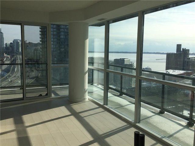 811 - 20 Bruyeres Mews, Toronto, M5V 0G8 | Image 2