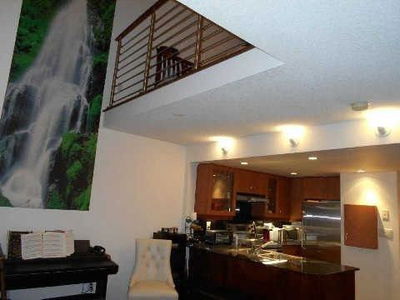 Unit 306 — 80 Cumberland St, Toronto - Annex image-0-3