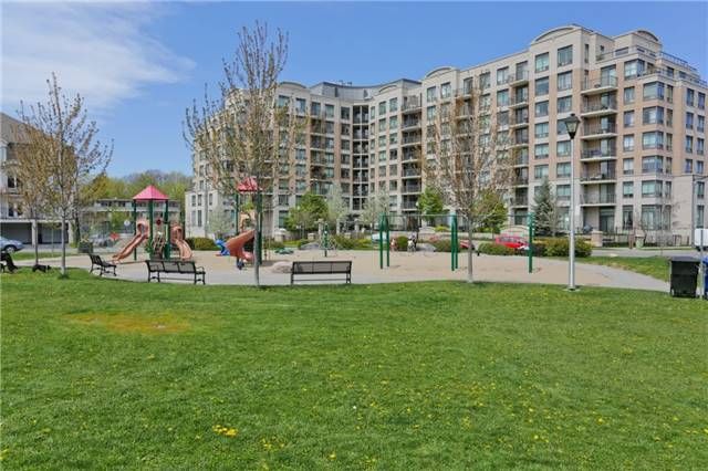 254 David Dunlap Circ, Toronto, M3C4C1 | Image 3